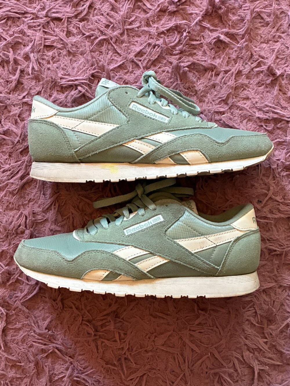 Reebok Classic Women's Nylon Sneakers Hybrid Green Sz 8.5
